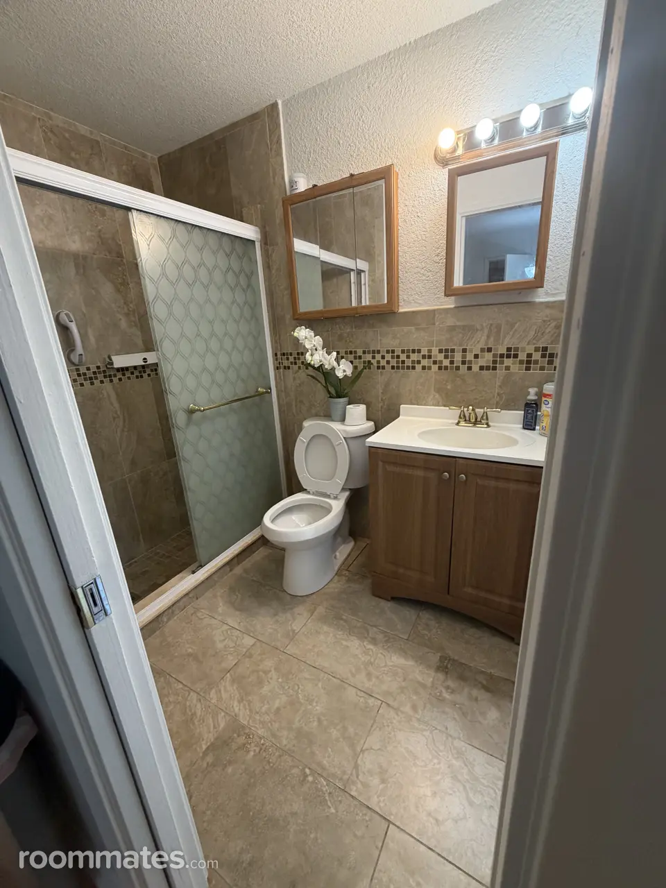 Profile photo 5 of 6