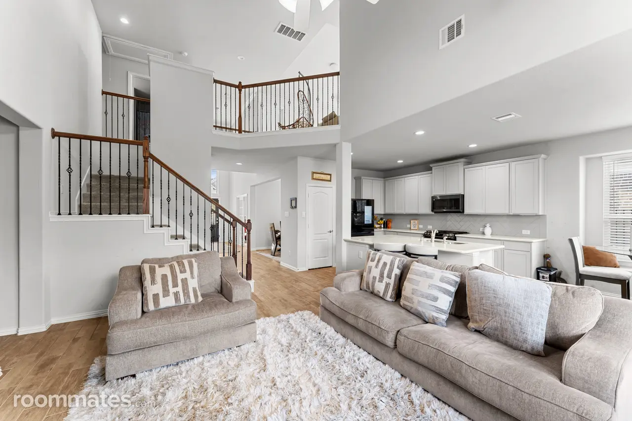 Profile photo 8 of 10