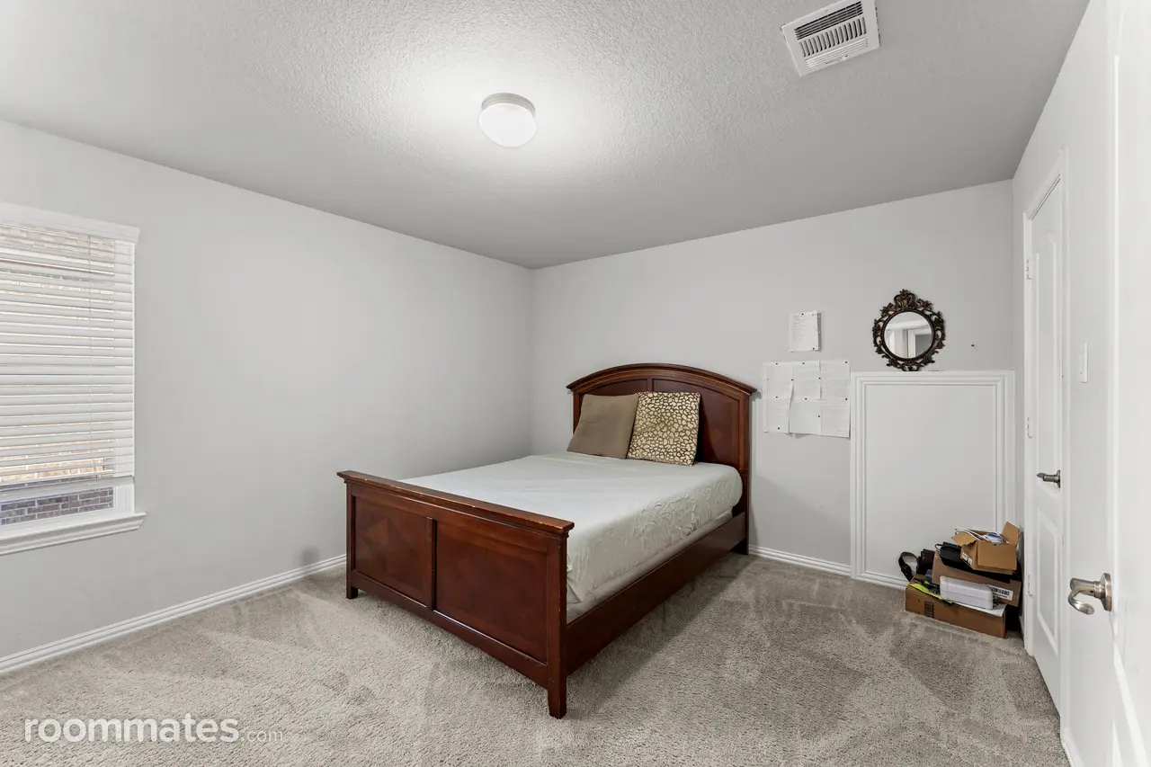 Profile photo 5 of 10