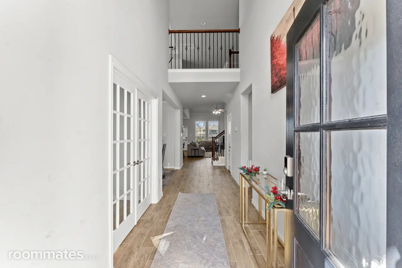 Profile photo 2 of 11