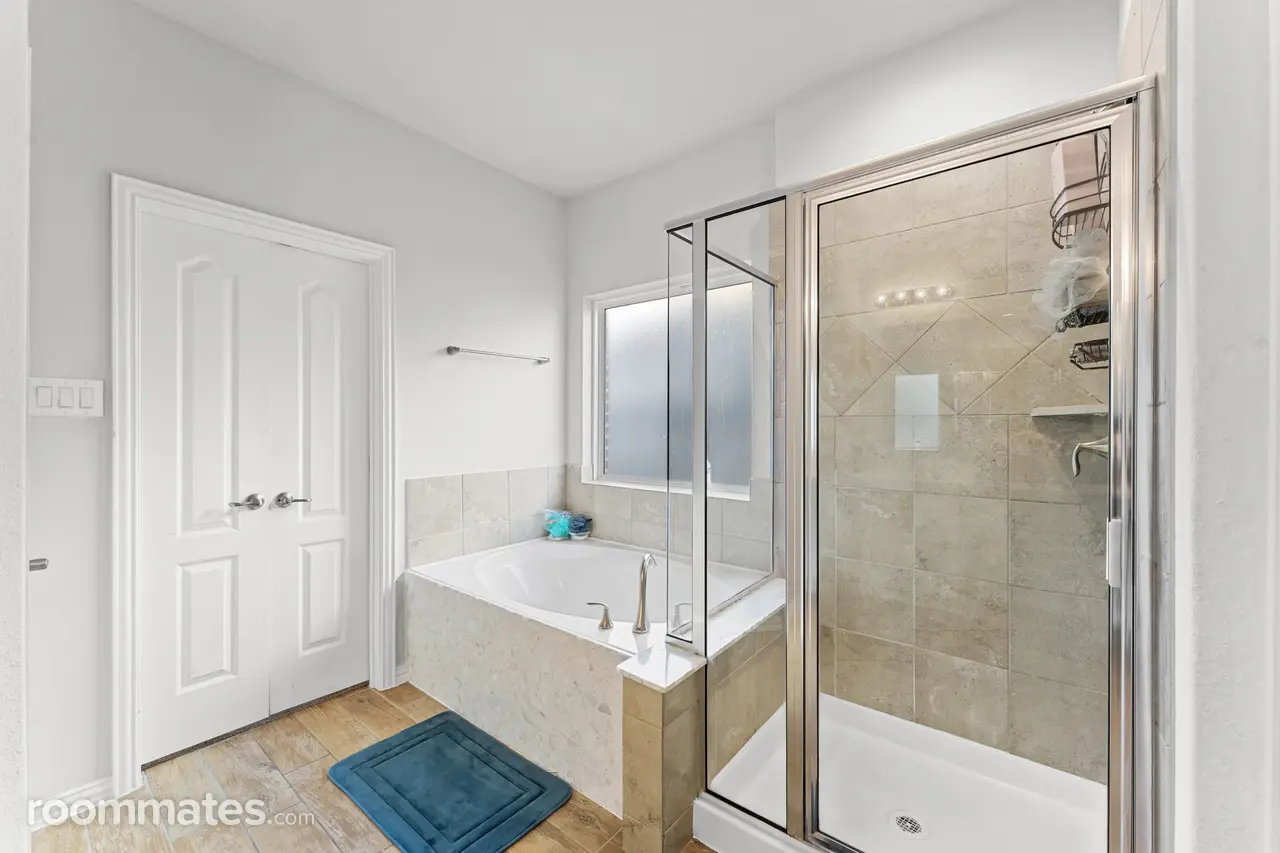 Profile photo 2 of 10