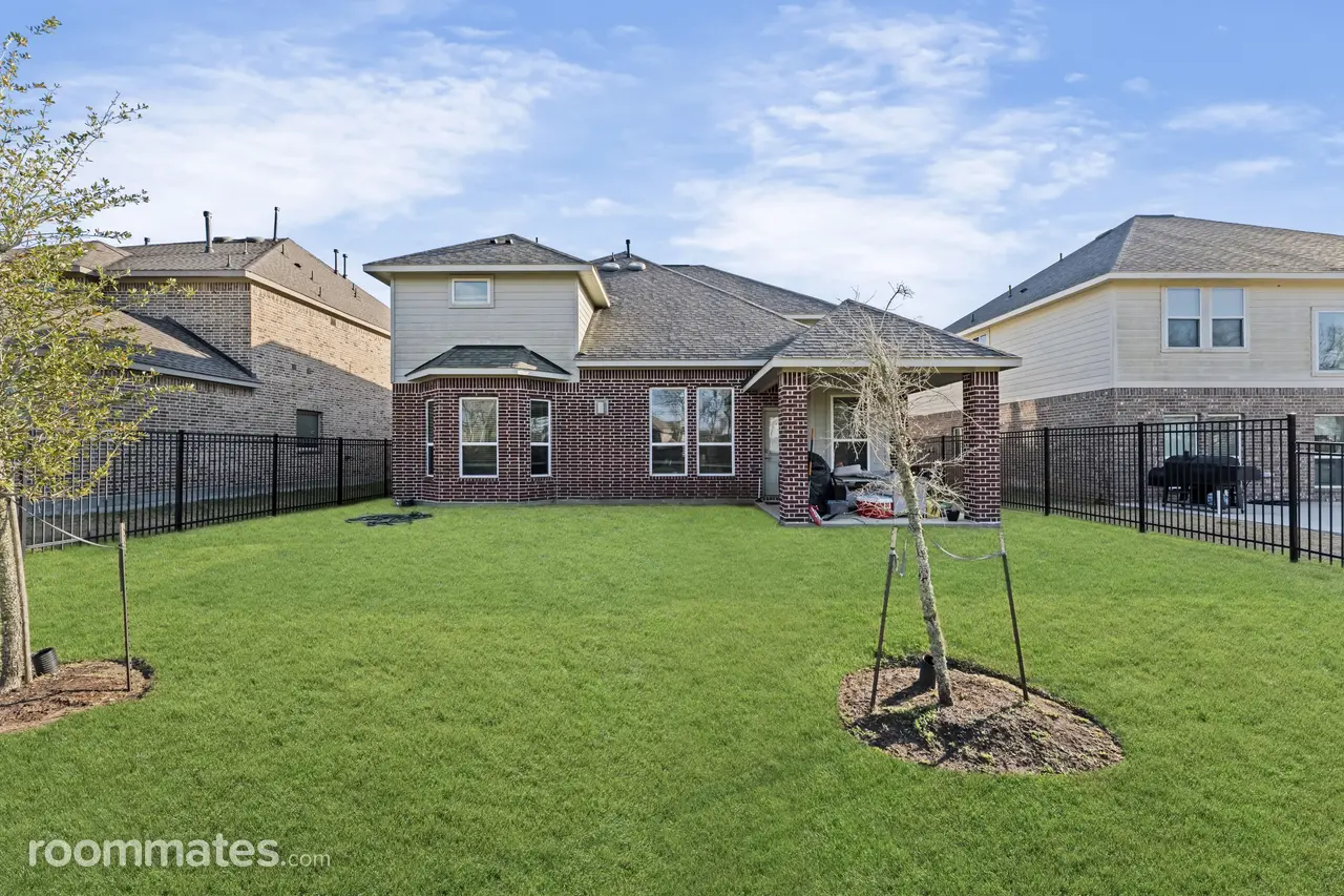 Profile photo 10 of 11