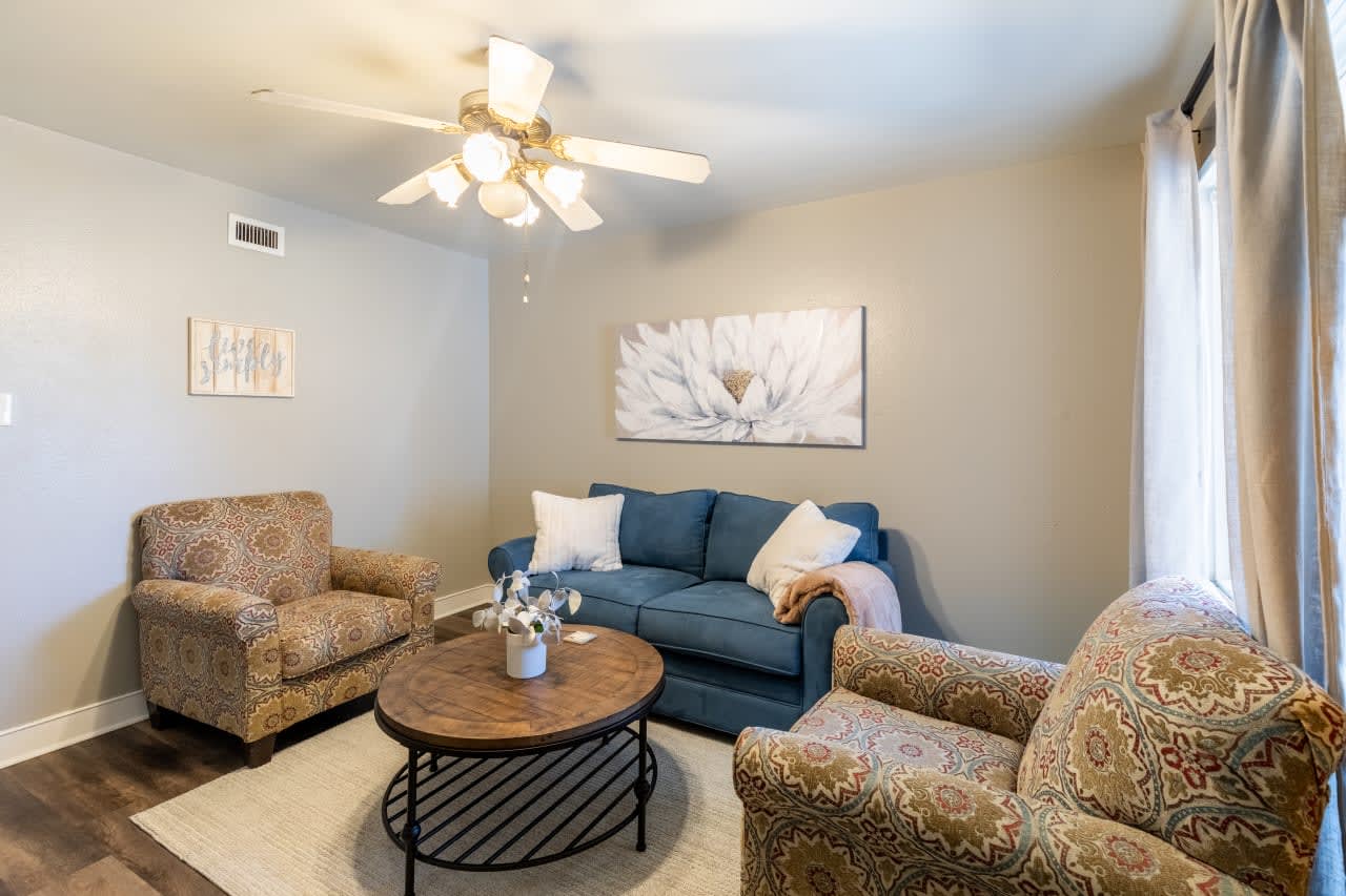 Profile photo 6 of 7