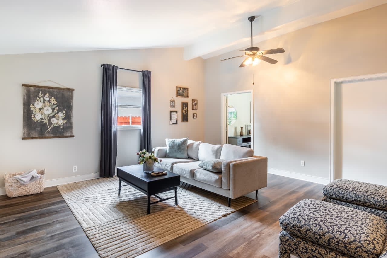 Profile photo 5 of 7