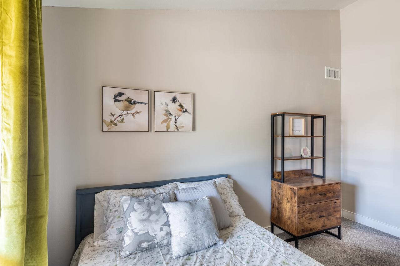 Profile photo 3 of 7