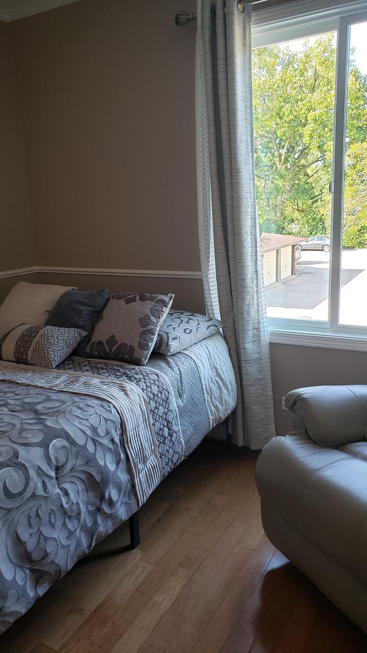 Profile photo 3 of 9