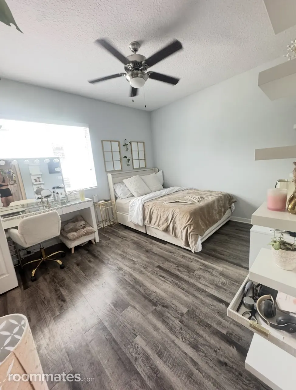 Profile photo 2 of 4