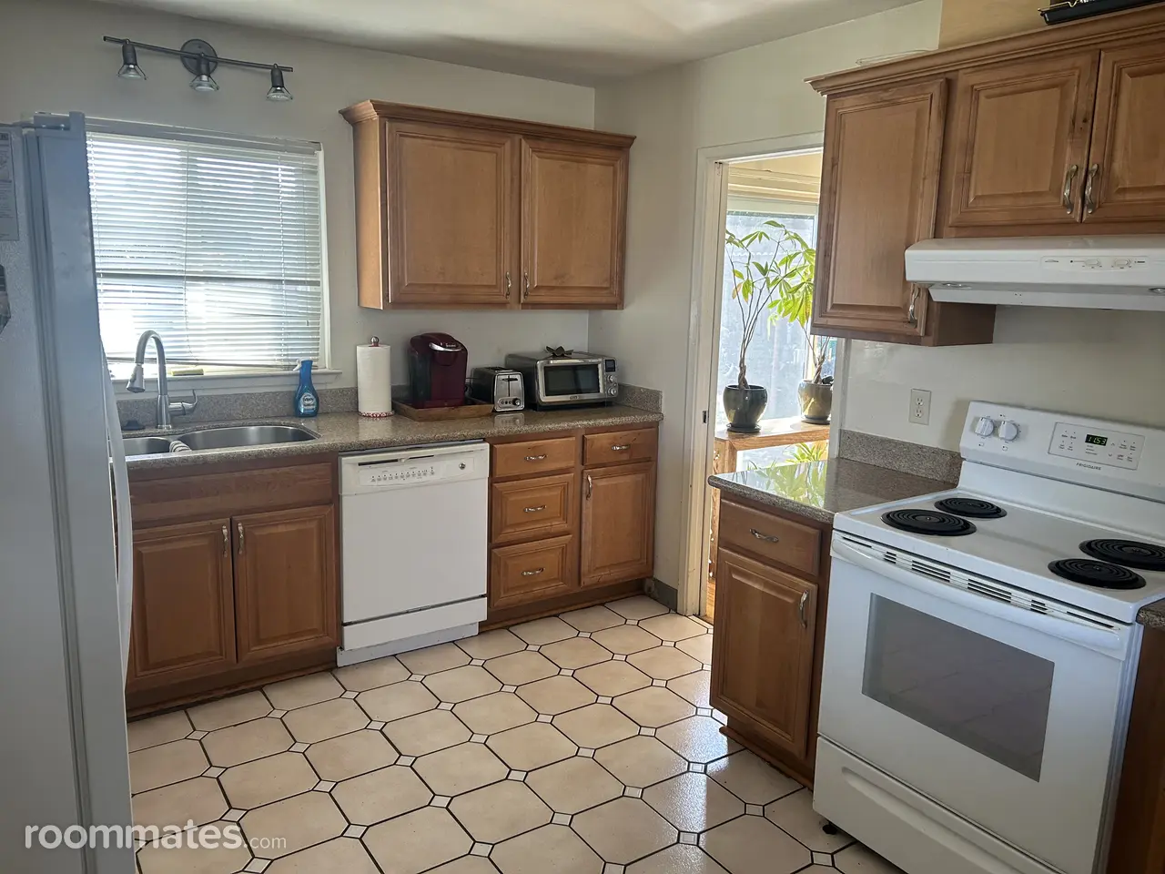 Profile photo 3 of 10