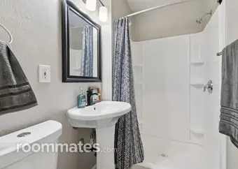 Room for rent in Los Angeles, CA $700, house