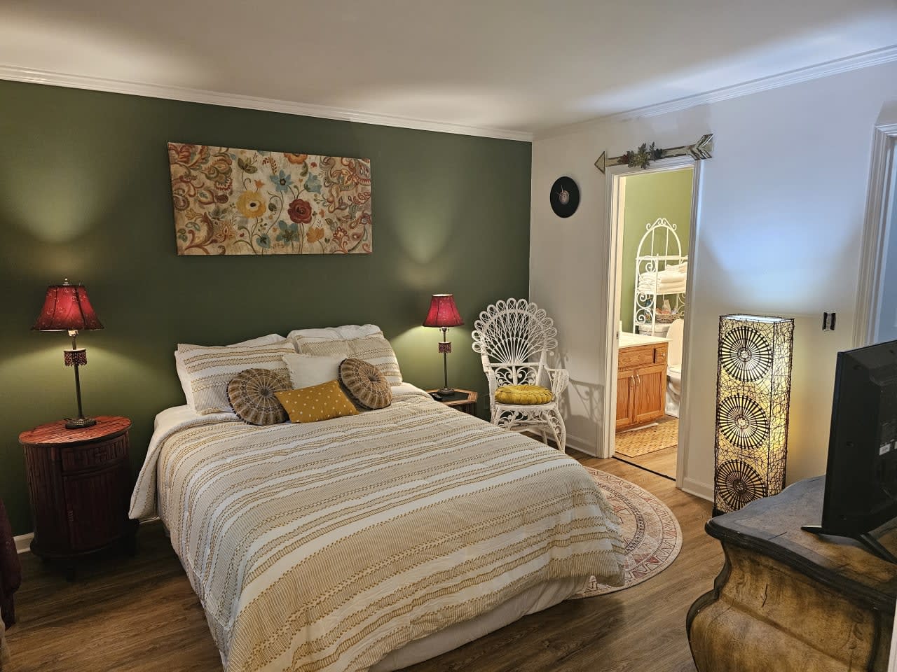 Profile photo 4 of 8