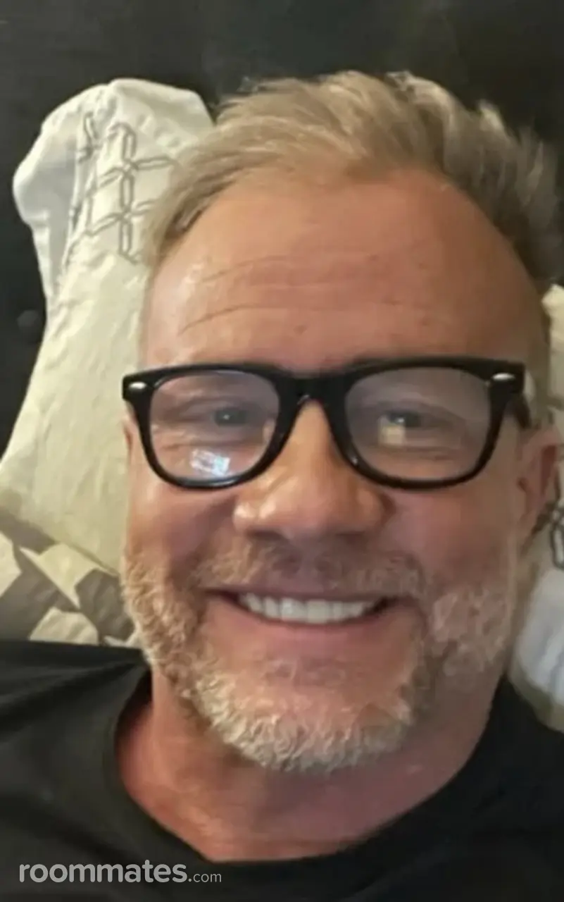 Profile photo 21 of 23