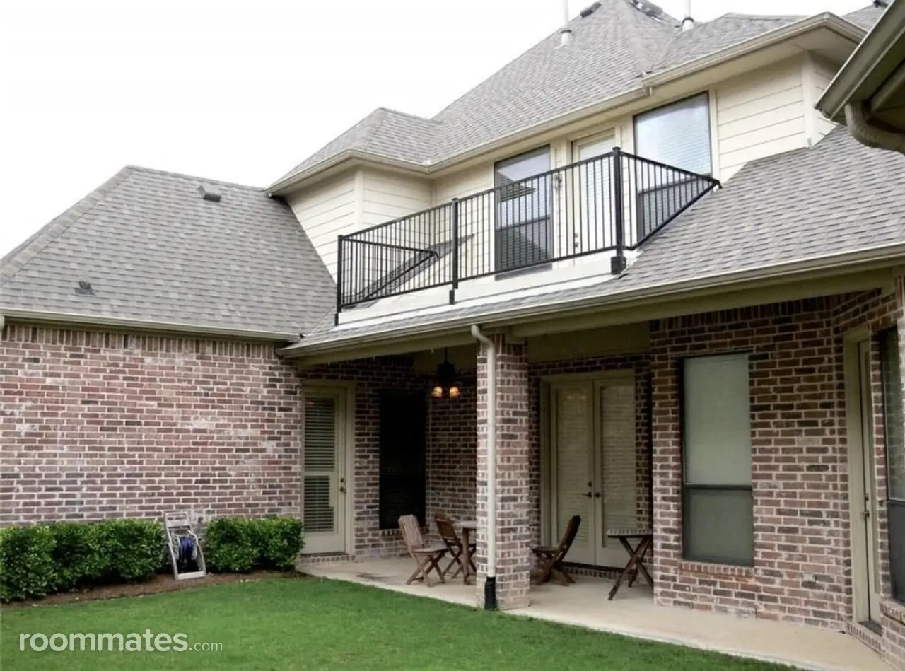 Profile photo 10 of 23