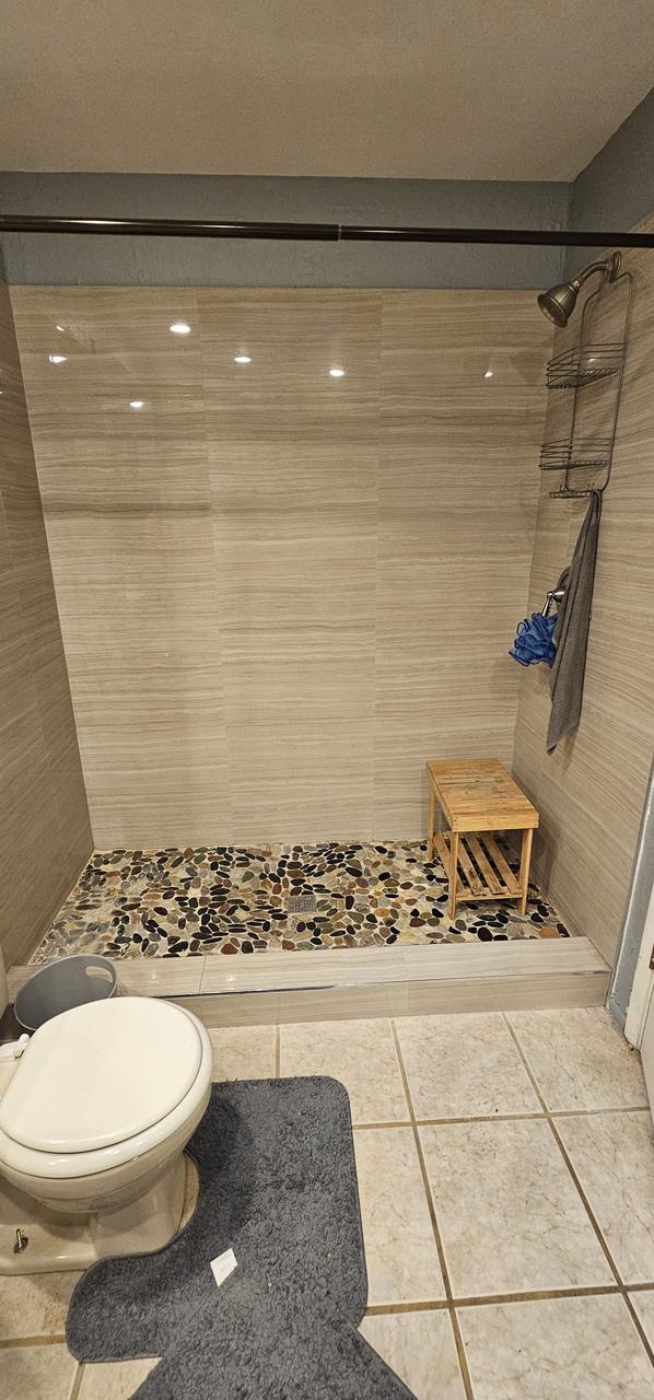 Profile photo 6 of 8