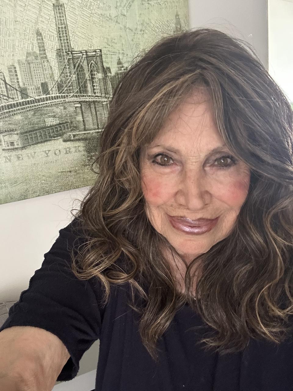 Profile photo 4 of 4