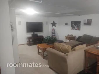 Room for rent in Des Moines, IA $900, house