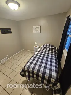 Room for rent in Milwaukee, WI $750, house