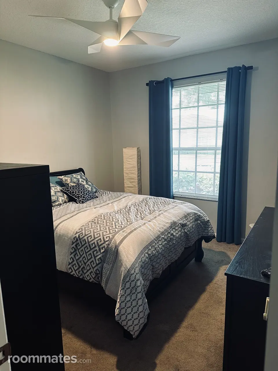 Profile photo 1 of 10