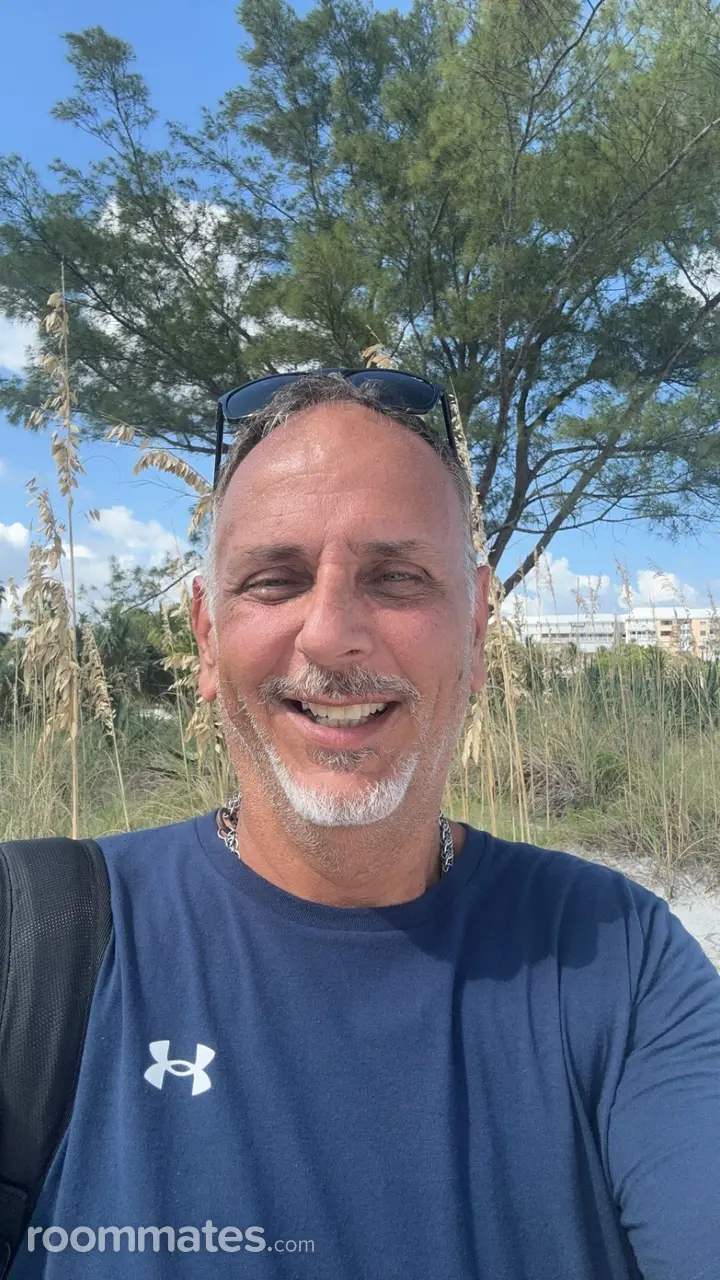 Profile photo 10 of 10