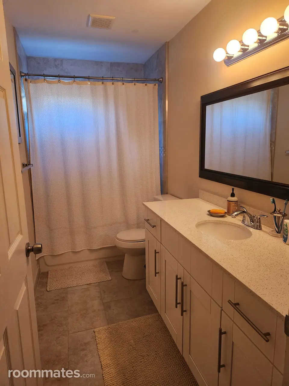 Profile photo 4 of 8