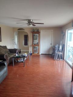 Room for rent in North Highlands, CA $590, house