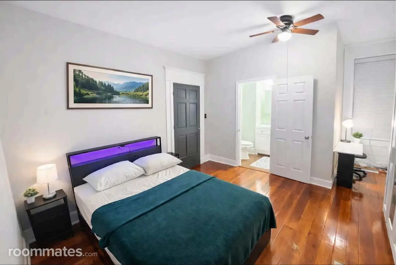 Profile photo 2 of 10