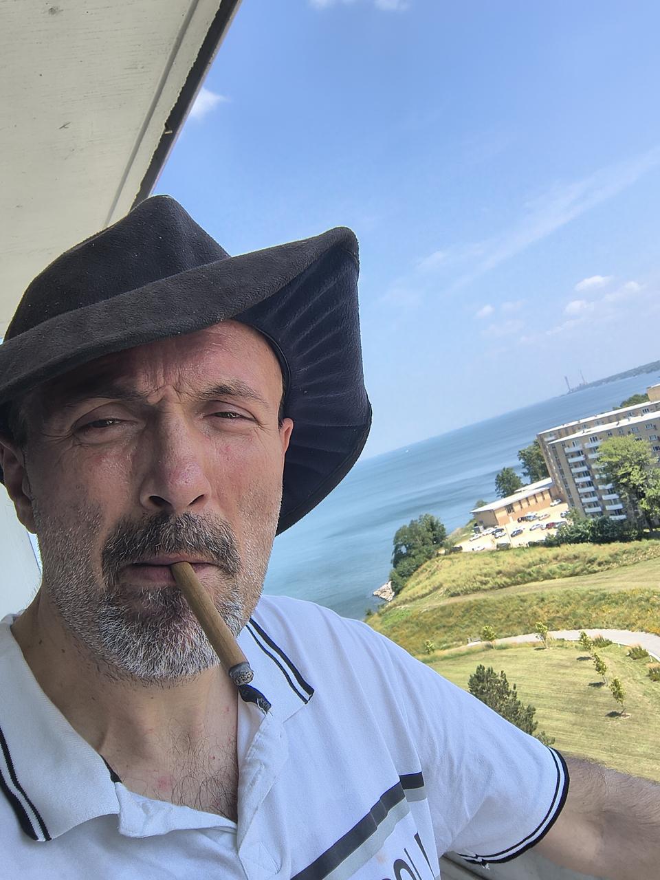 Profile photo 1 of 1