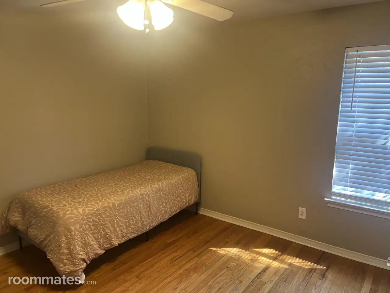 Profile photo 1 of 6