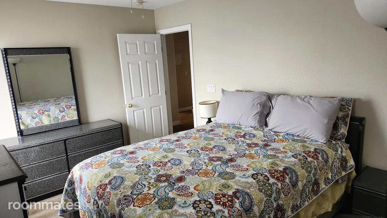 Profile photo 2 of 11