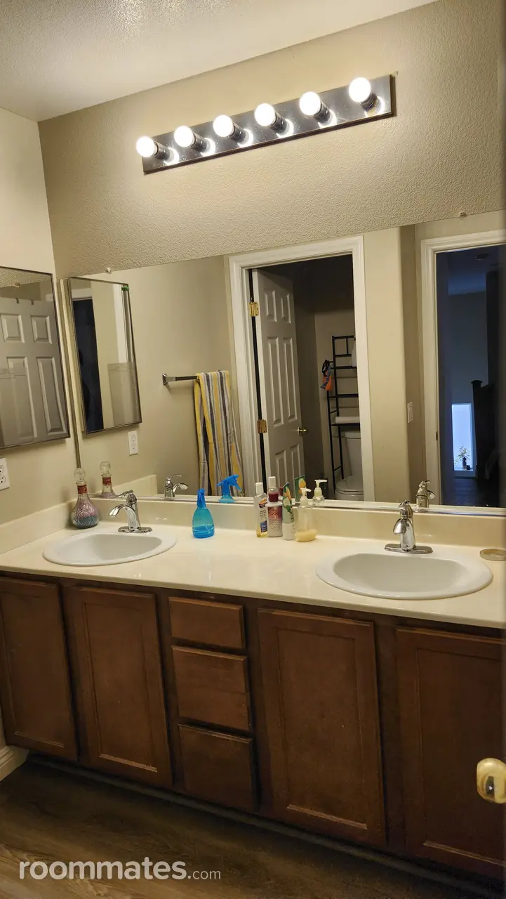 Profile photo 5 of 11