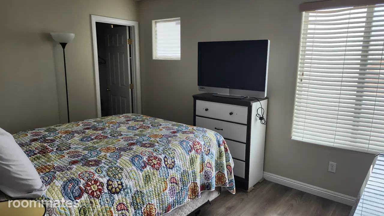 Profile photo 3 of 11