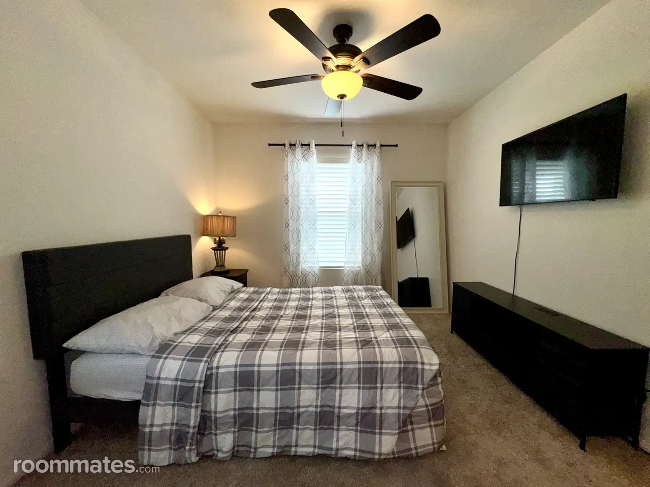 Profile photo 9 of 11