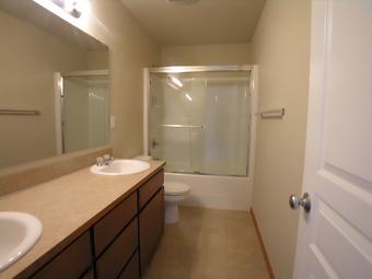 Room for rent in South Hill, WA $900, house