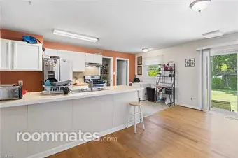 Room for rent in Newport News, VA $900, house
