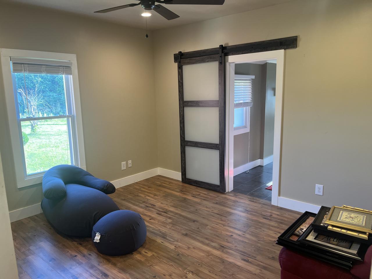 Profile photo 10 of 11