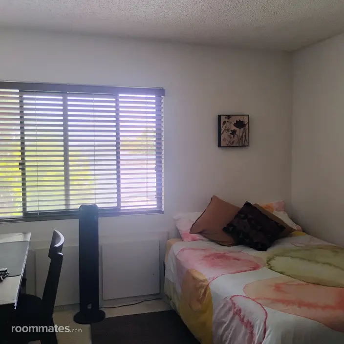 Room for rent in San Diego, CA $1400, condo
