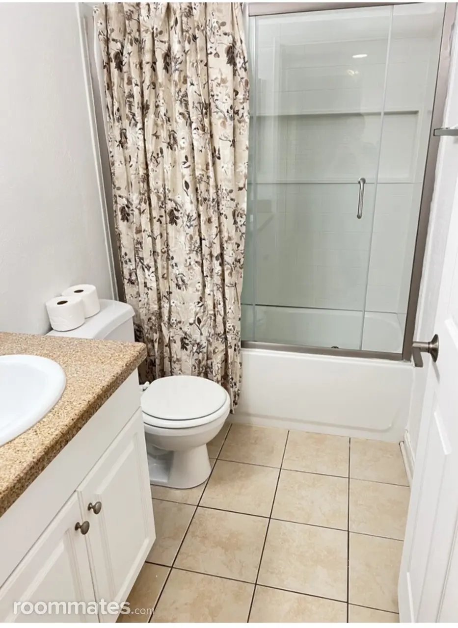 Profile photo 6 of 12