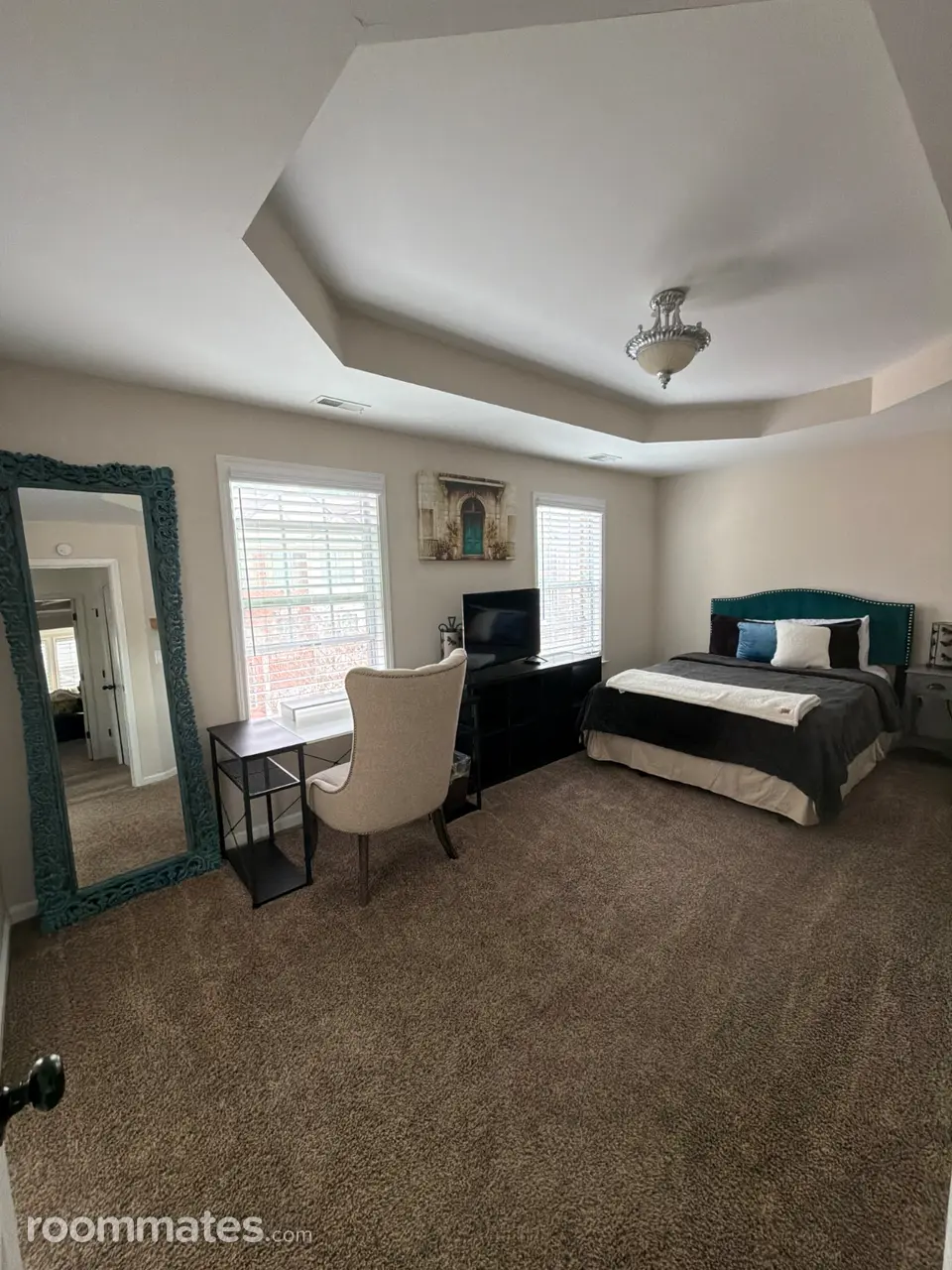 Profile photo 12 of 13