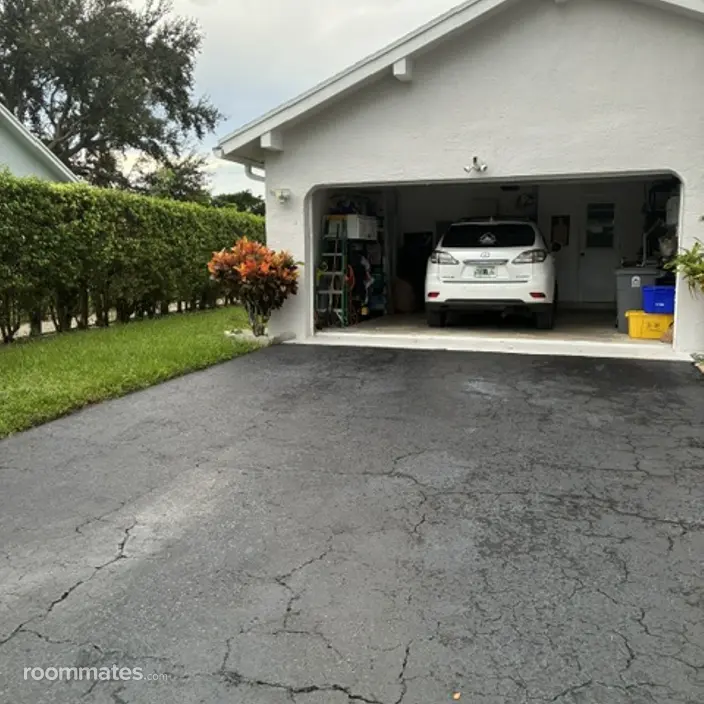 Room for rent in Boca Raton, FL $1000, house