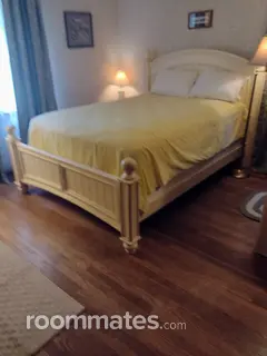 Room for rent in Springfield, MA $1000, house
