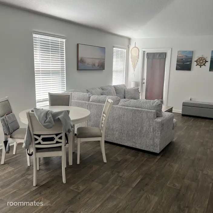 Room for rent in St. Augustine, FL $800, house
