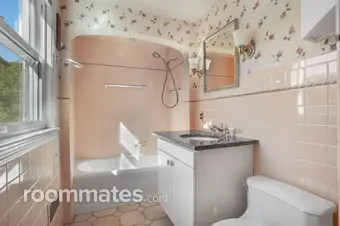 Room for rent in Danbury, CT $1250, house