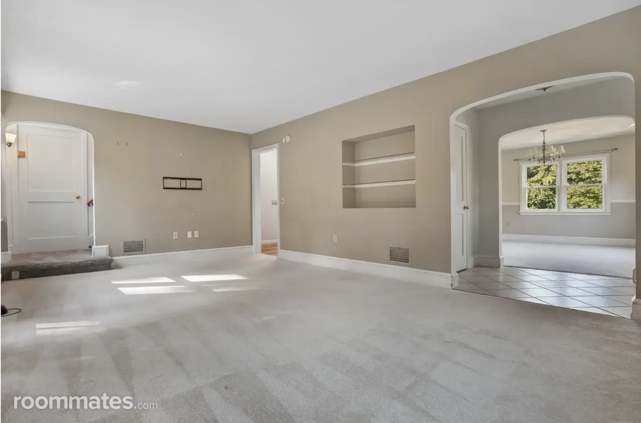 Profile photo 8 of 12