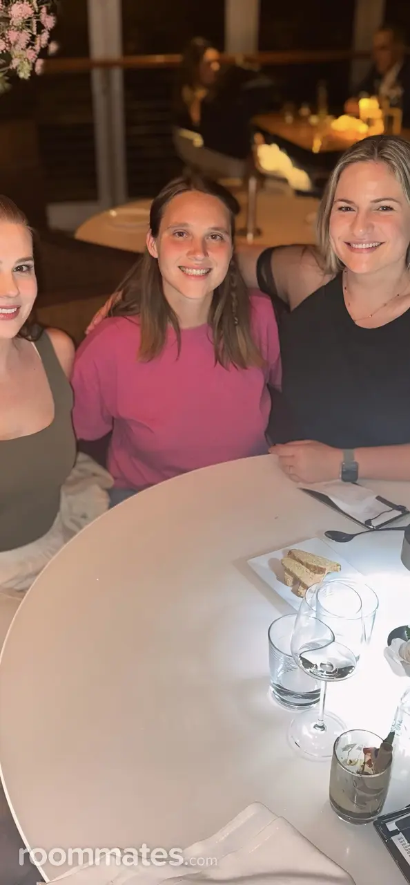 Profile photo 11 of 12