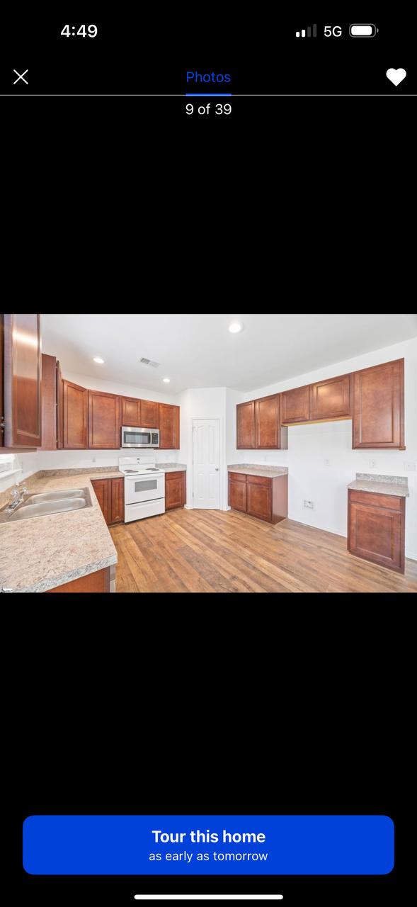 Profile photo 12 of 18