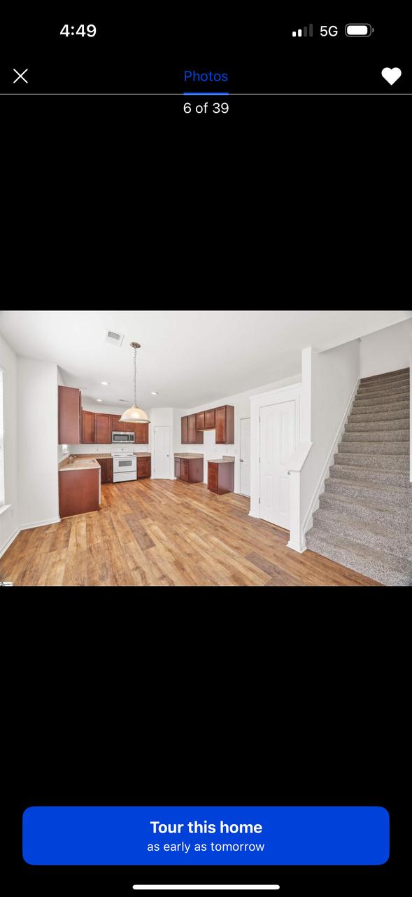 Profile photo 9 of 18