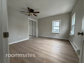 Room for rent in Philadelphia, PA $725, house