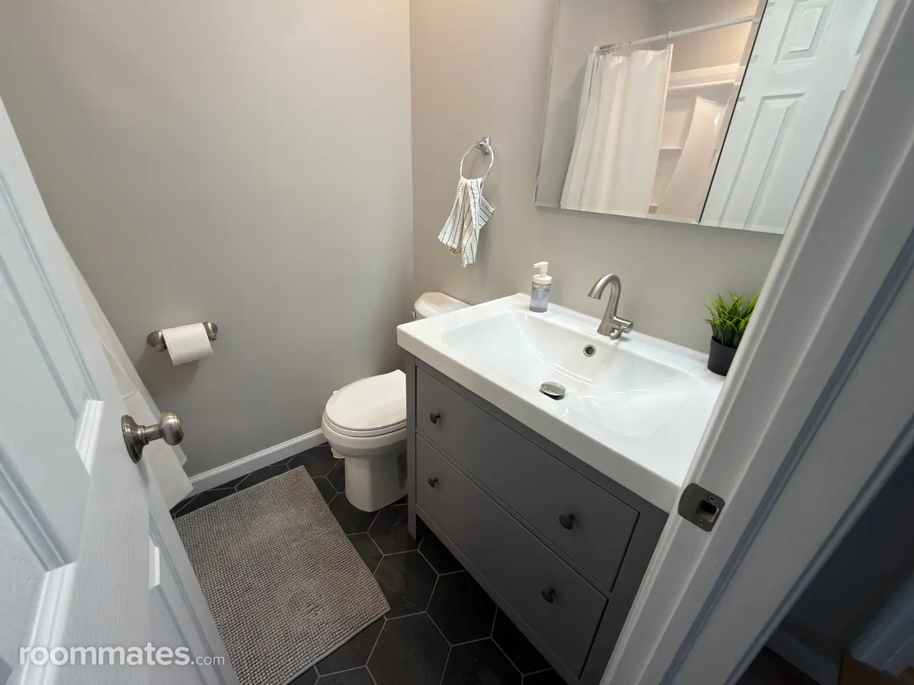 Profile photo 6 of 14