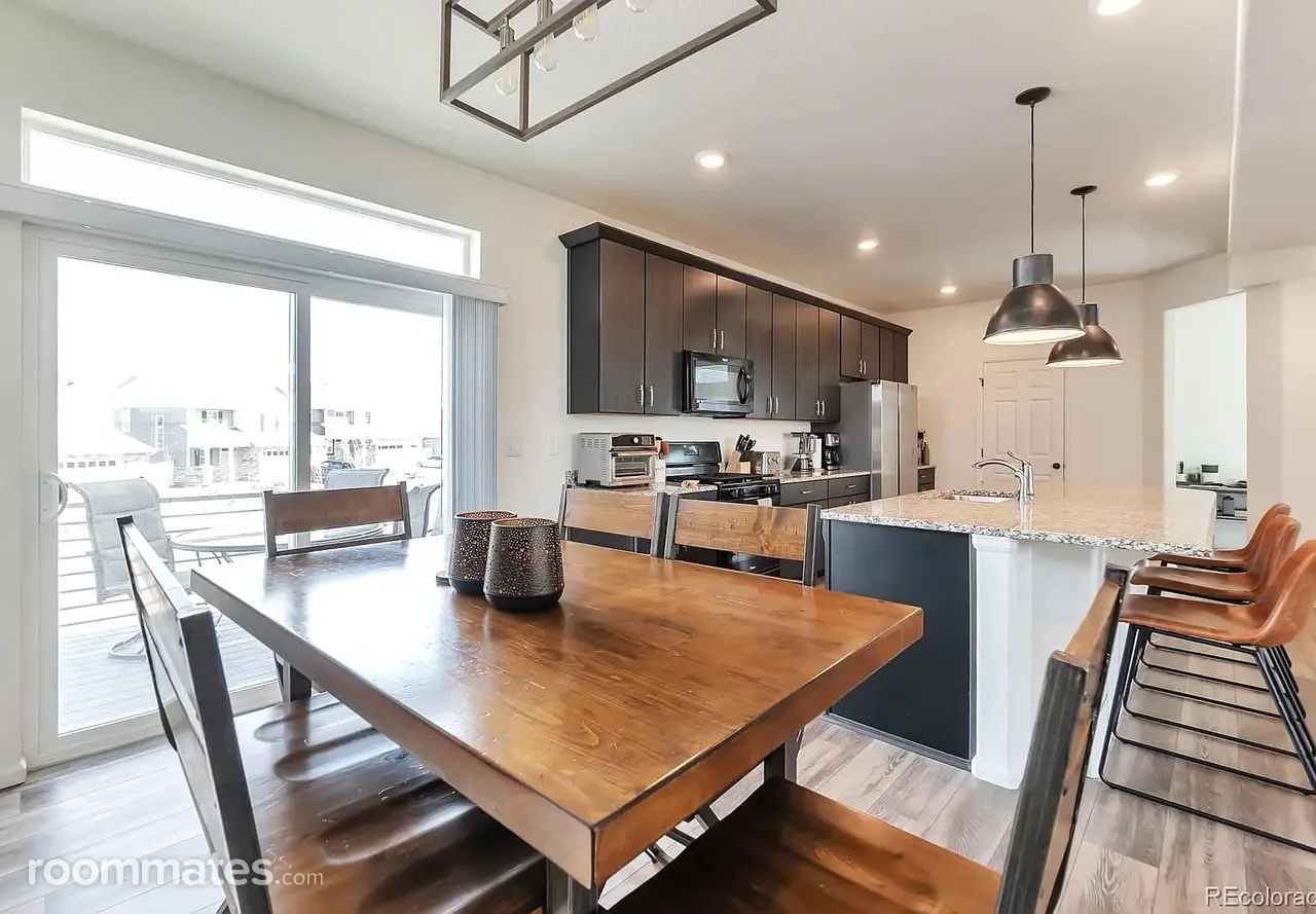 Profile photo 10 of 11