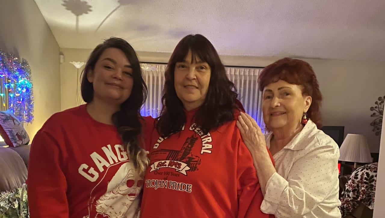 Profile photo 1 of 3