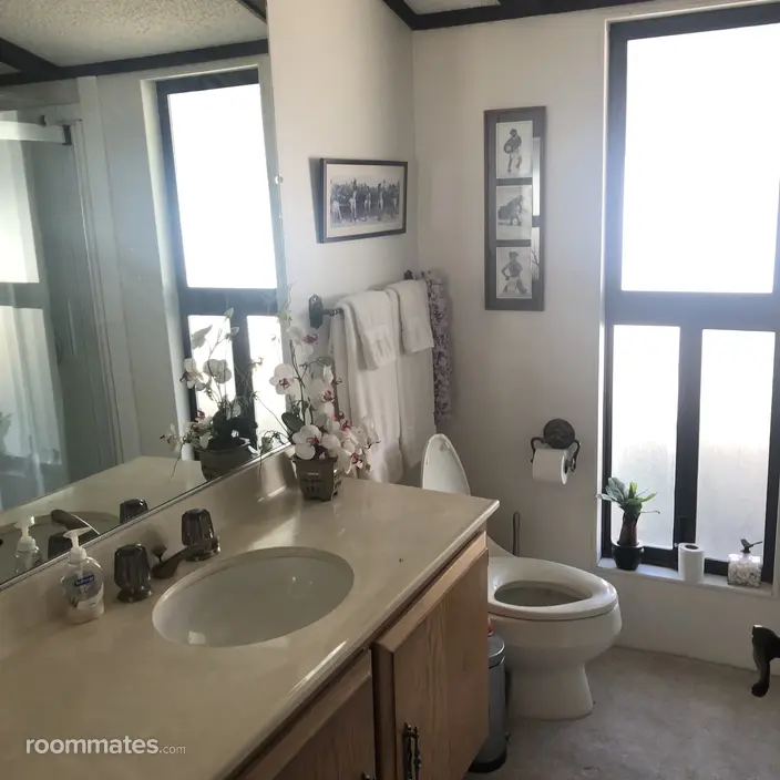 Room for rent in Palm Desert, CA $1200, house